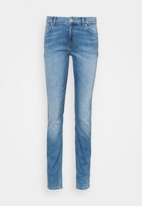 Jeans de mezclilla azul claro con un corte recto, que presentan un diseño de cinco bolsillos, cierre de botón expuesto y un sutil desgastado en la textura de la tela.