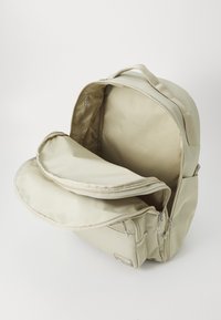 Nike Performance UNISEX khaki