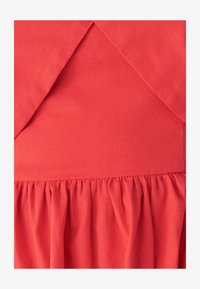 Unausgewählt, coral