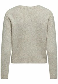 Pull en maille gris clair à la coupe décontractée, avec un col rond et des manches longues. Texture douce avec des détails côtelés aux ourlets et aux poignets.