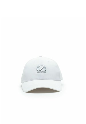 Cappellino da baseball bianco con visiera curva e logo argentato "No Name" al centro frontale su sfondo bianco.