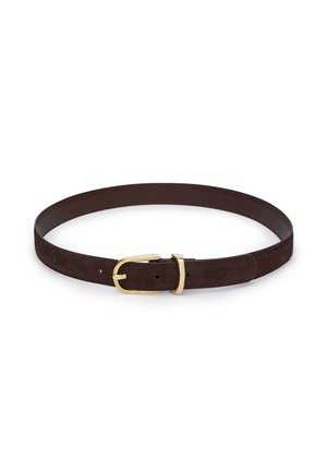 Brown suede belt with a smooth texture, featuring a gold-tone metal buckle and multiple holes for size adjustment. Simple and functional design.