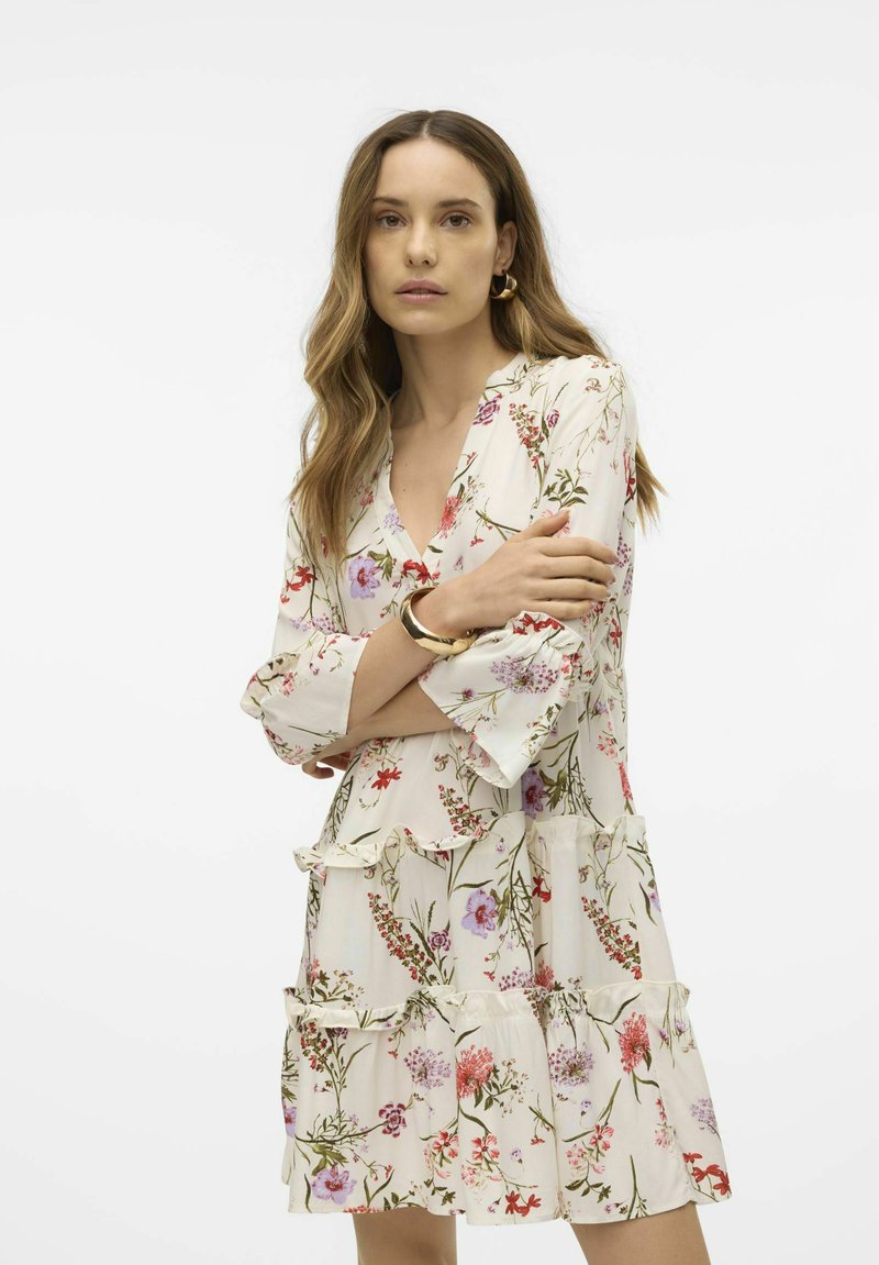 Vero Moda Vestido informal - birch
