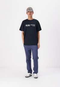 BDG Urban Outfitters HOME SWEET HOME TEE - T-shirt print - black