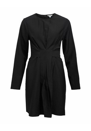 Zwarte jurk met lange mouwen, een strakke taille, ronde halslijn en subtiele plooien die naar beneden lopen aan de voorkant.