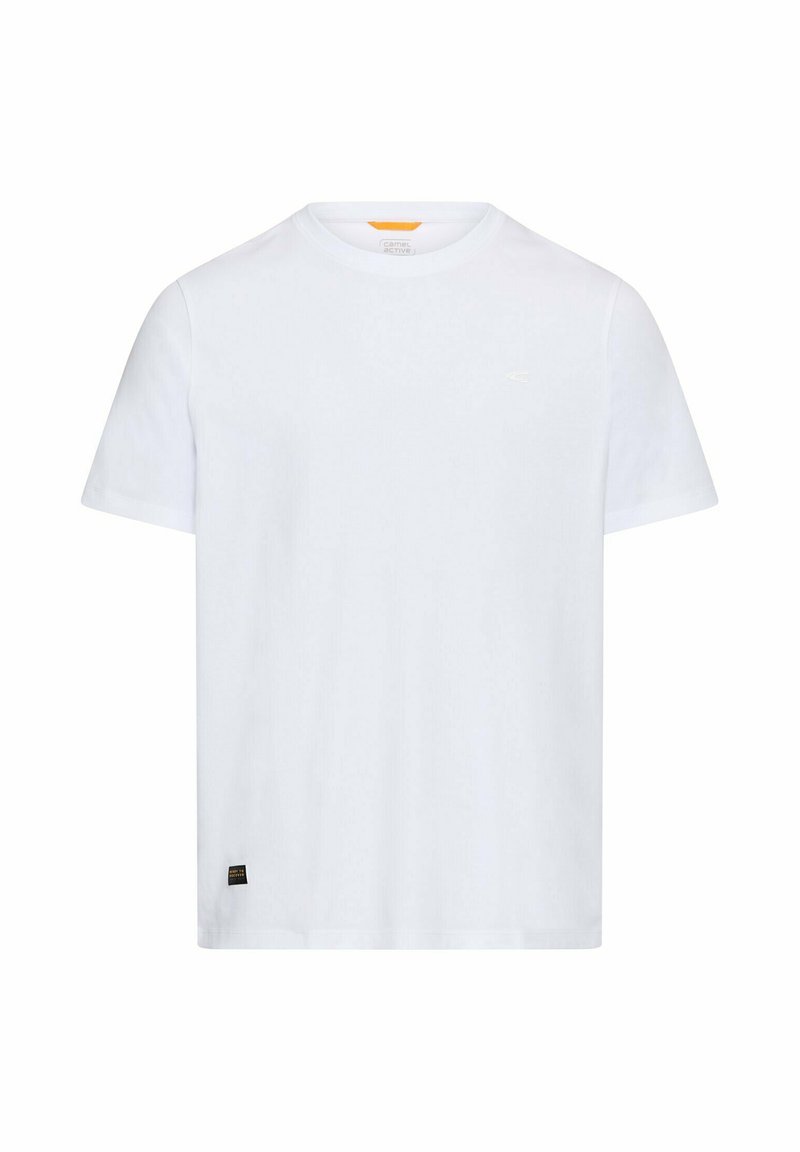 Biały, bawełniany T-shirt z krótkimi rękawami, okrągłym dekoltem i małym logo na piersi. Zawiera materiałową metkę u dołu po lewej stronie.