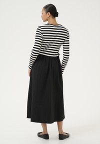 Culture CAROLIN - Abito in maglia - black