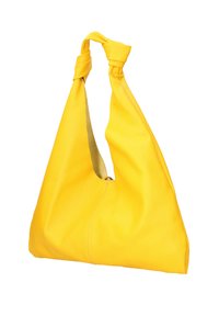 Gele leren schoudertas met een geknoopte handgreep, losvallend ontwerp, gladde structuur en een ritssluiting voor veilige toegang.