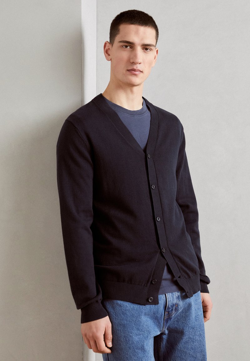 HEART CARDIGAN (NAVY & GREY)