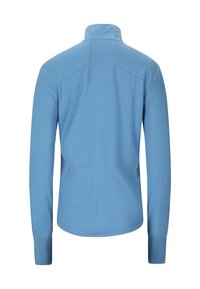 Lyseblå langærmet jakke med høj krave set bagfra, med sømdetaljer på skuldre og nederste del af ryggen.