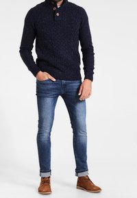 Pier One Stickad tröja - mottled dark blue