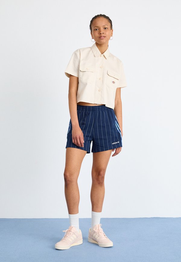 FORUM LOW CL - Trainers4