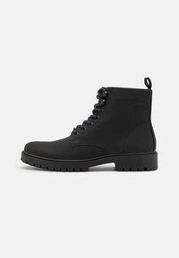 Unselected, black