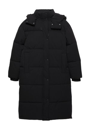 Čierny prešívaný kabát s kapucňou, s dlhým strihom, zapínaním na gombíky, bočnými vreckami a prešívanou štruktúrou.