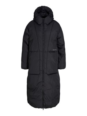 Lungo cappotto invernale imbottito nero con collo alto, zip frontale completa e due tasche anteriori.