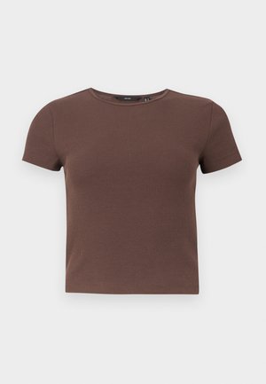 Bruin geribd crop top met korte mouwen en een ronde halslijn, getoond tegen een effen lichte achtergrond.