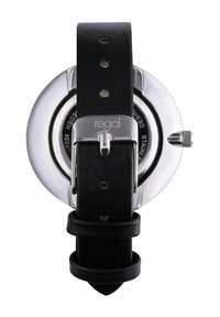 Zwarte leren horlogeband met zilveren gesp gegraveerd met "regal", bevestigd aan een zilveren horlogekast van roestvrij staal.