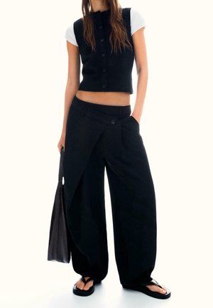 Bershka, Pantalon classique - black