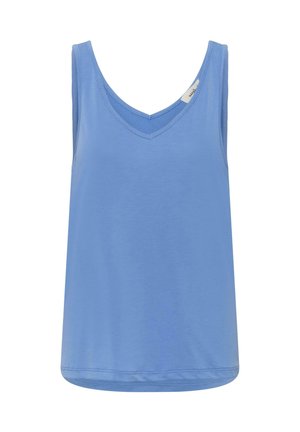 Vaaleansininen hihaton V-kaula-aukkoinen toppi, jossa on yksinkertainen malli ja pieni kangasmerkki kaula-aukon lähellä valkoisella taustalla.