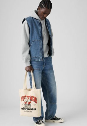 Levi's®, NO SERVICE NO PROBLEM, pomarańczowy melanż