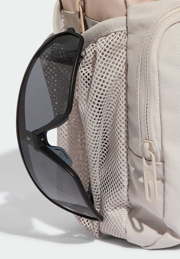 YOUTH PRIME  – Tagesrucksack –  taupe  alumina preloved violet