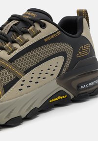 Skechers MAX PROTECT - Tenisky - black