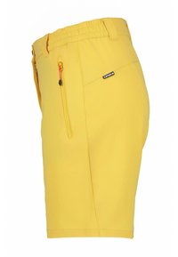 Pantalones cortos amarillos de tejido ligero, con cinturilla elástica, bolsillo con cremallera lateral y detalle de logo. Textura suave, diseño hasta la rodilla.