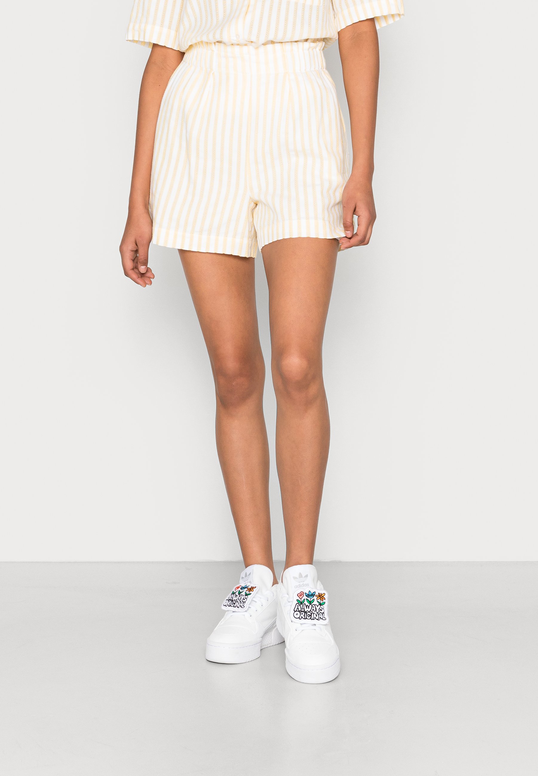 YAS YASYALLO - Shorts - yallo/giallo chiaro - Zalando.it