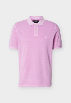 Ružové polokošeľa s krátkym rukávom, dvoma gombíkmi, golierom a malým bielym vyšívaným logom na ľavej strane hrudníka.