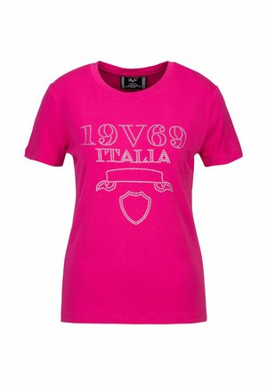 Fuchsia katoenen t-shirt met strassversieringen en de tekst "19V69 ITALIA" en een schildontwerp op de voorkant. Korte mouwen, ronde hals.