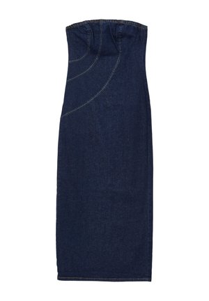 Trägerkleid aus dunkelblauem Denim mit taillierter Form, geschwungenen Nahtdetails und einem sauberen Saum. Der Stoff hat eine glatte Textur.