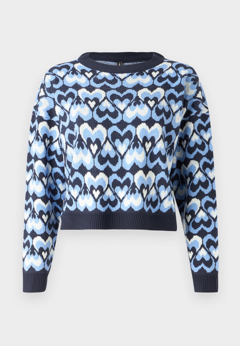 Marineblauwe trui met een patroon van in elkaar grijpende harten in lichtblauw en wit. Cropped stijl met een ronde hals en geribde manchetten.