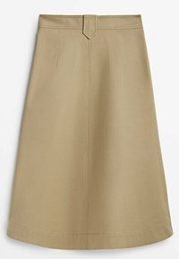 Jupe beige en forme trapèze avec taille haute, détail de passants de ceinture, coutures visibles et un ourlet légèrement évasé vers l'extérieur.