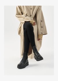 Vagabond TARA Plateaustiefelette black/schwarz Zalando