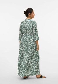 Vero Moda Curve Robe de jour - laurel wreath