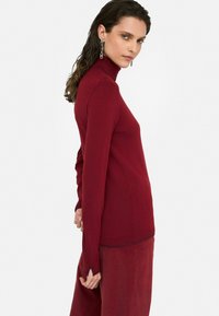 LIU JO POLO-NECK WITH DETAILS - Trui - red