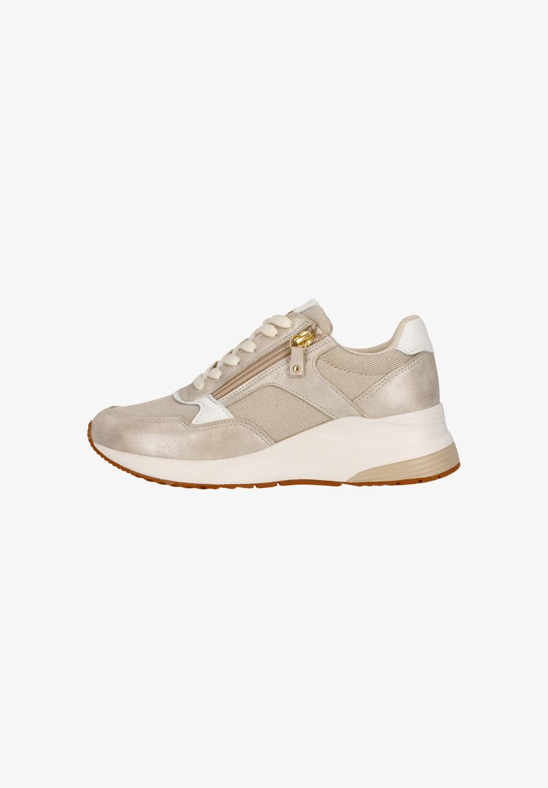 Beige sneakers tillverkade av mocka och mesh, med dragkedjedetalj, vita accenter och en gummiyttersula för bra grepp. Rund tåsform.