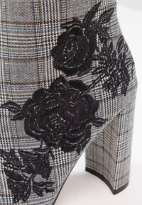 Miss Selfridge Stivaletti - grey