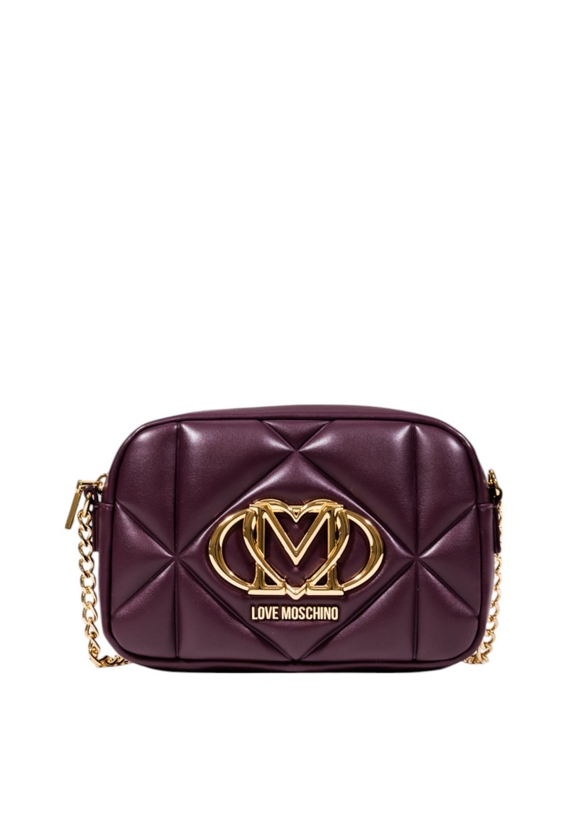 Borsa a tracolla in pelle viola trapuntata con logo dorato e tracolla a catena. Presenta una forma rettangolare e una texture liscia.