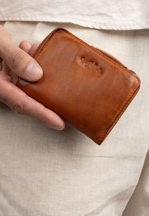 AVNI - Geldbörse - cognac