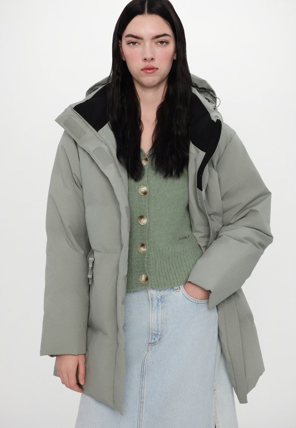 BESSEGGEN JACKET - Down jacket - teal4