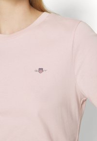 GANT SHIELD - T-shirt basic - faded pink