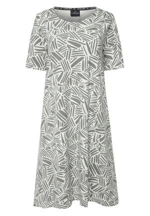 Harmaa kuviollinen mekko, jossa on lyhyet hihat ja V-kaula-aukko. Valmistettu pehmeästä kankaasta, jossa on abstrakteja geometrisia muotoja vaalean ja tumman värimaailman yhdistelmässä.