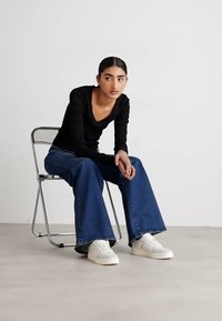 Calvin Klein Jeans BASKET CUPSOLE  - Tenisky - creamy white/eggshell
