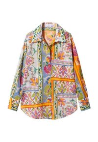 Chemise à manches longues multicolore avec motif floral ; présente un col pointu et une fermeture à boutons ; fabriquée en tissu léger.