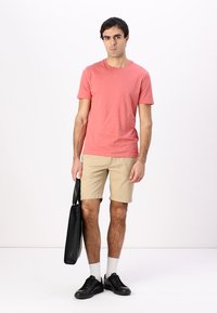 Thumbnail Image 2
