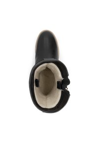 Zwarte leren laars met een ronde neus, fleece-voering, een gladde textuur en twee trekflappen aan de zijkanten voor gemakkelijk aan- en uittrekken.
