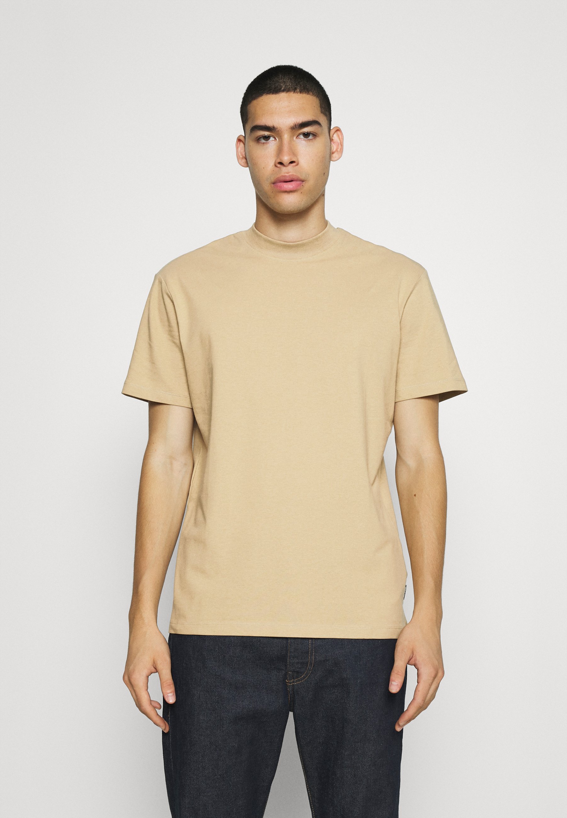 Men ONSVILMOS LIFE MOCK NECK TEE - Basic T-shirt Men ONSVILMOS LIFE MOCK NECK TEE - Basic T-shirt