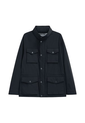 Marineblauem wasserdichter Jacke mit hohem Kragen, vier Fronttaschen mit Druckknöpfen und geradem Schnittdesign. Glatte Textur.