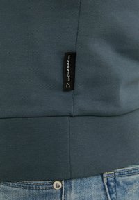 CHASIN' Jersey con capucha - blue